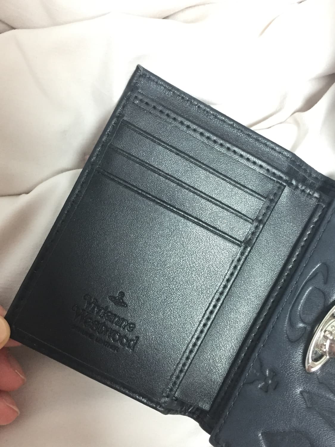 비비안웨스트우드 엠보 반지갑 블랙 상품이미지3