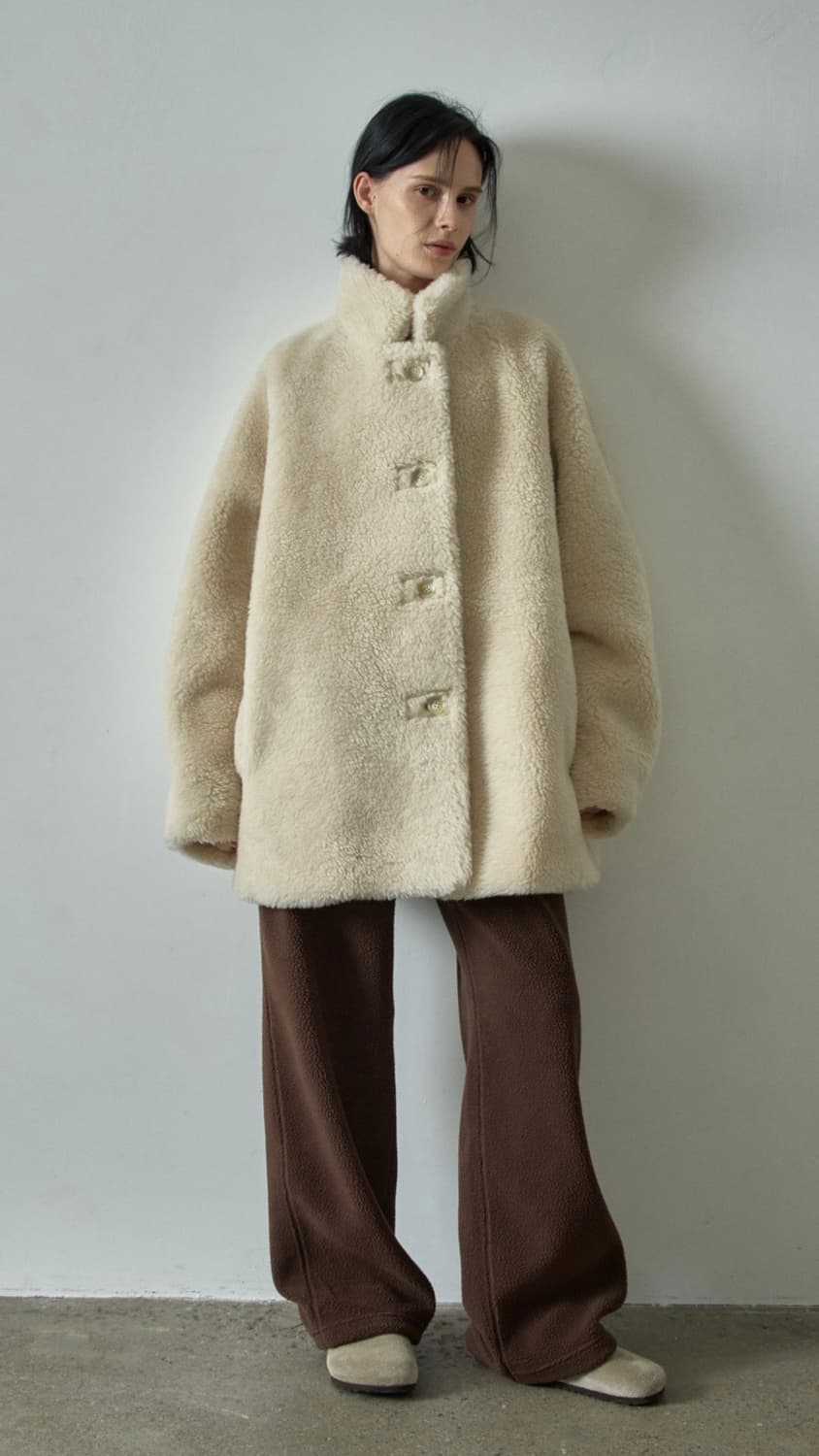 파사드패턴 램스울 퍼 하프코트 크림색 상품이미지1