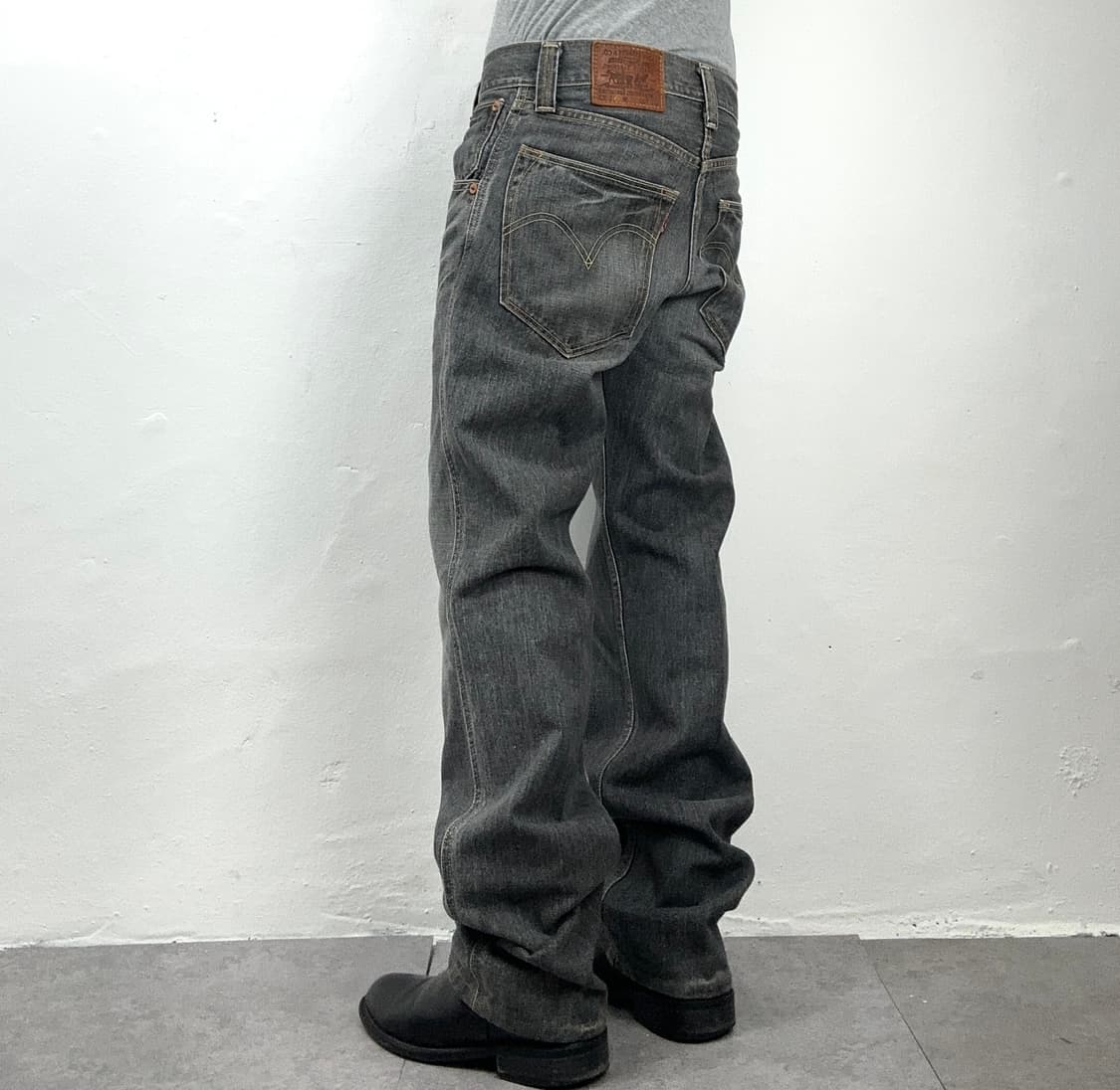 Levi’s 2000s 702 Gray Wash Denim Pants 상품이미지3