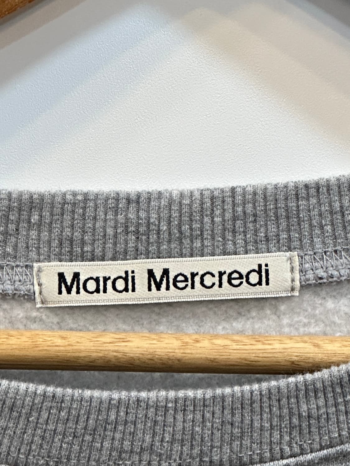 마르디메크르디 플라워 자수 맨투맨  상품이미지4