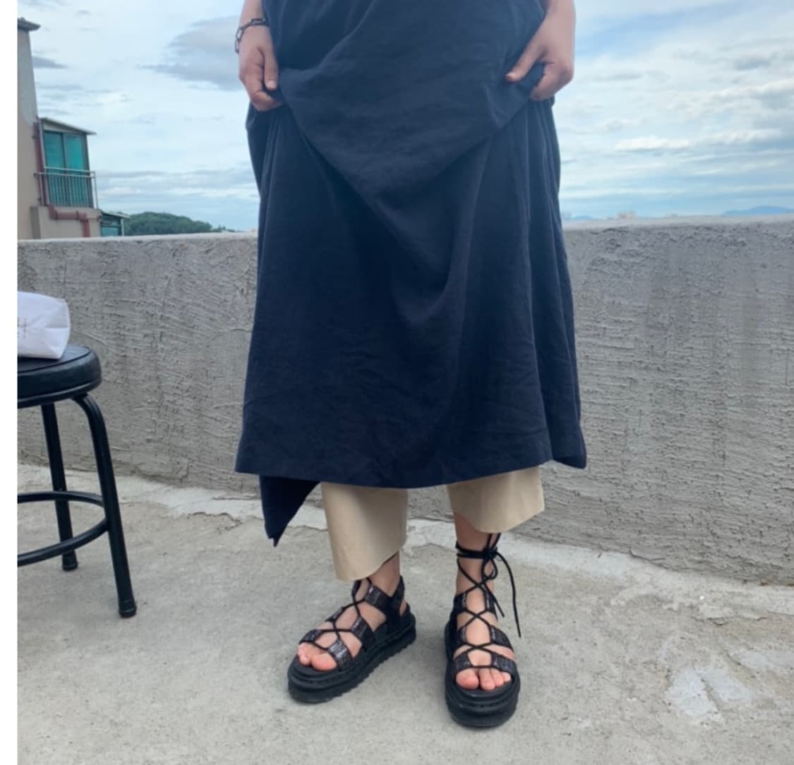닥터마틴 나틸라 건메탈 샌들 신발 쿨거래 할인 상품이미지1