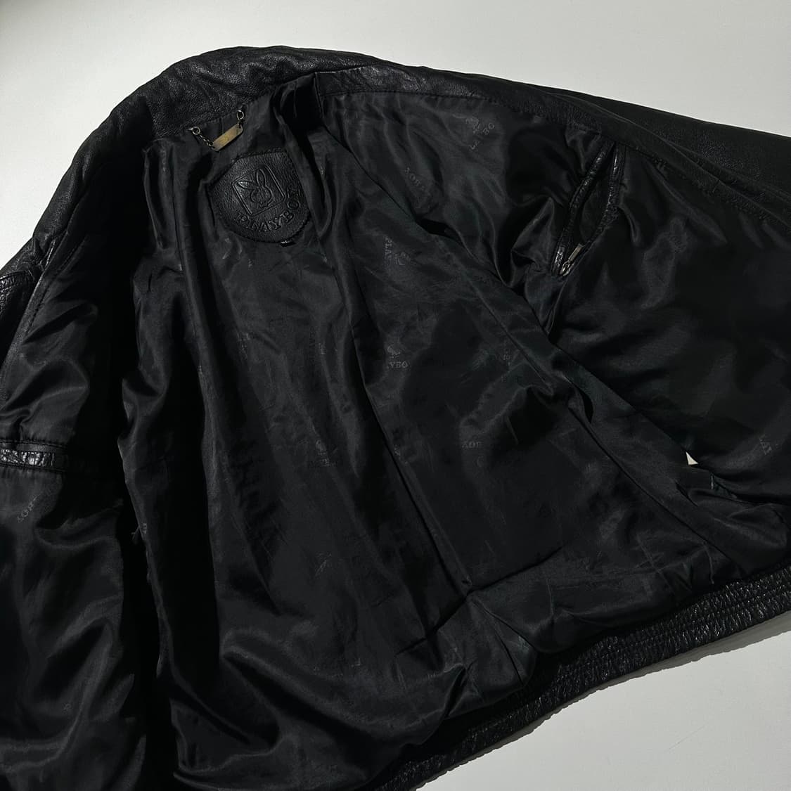 플레이보이 램스킨 봄버 자켓 블랙 상품이미지8