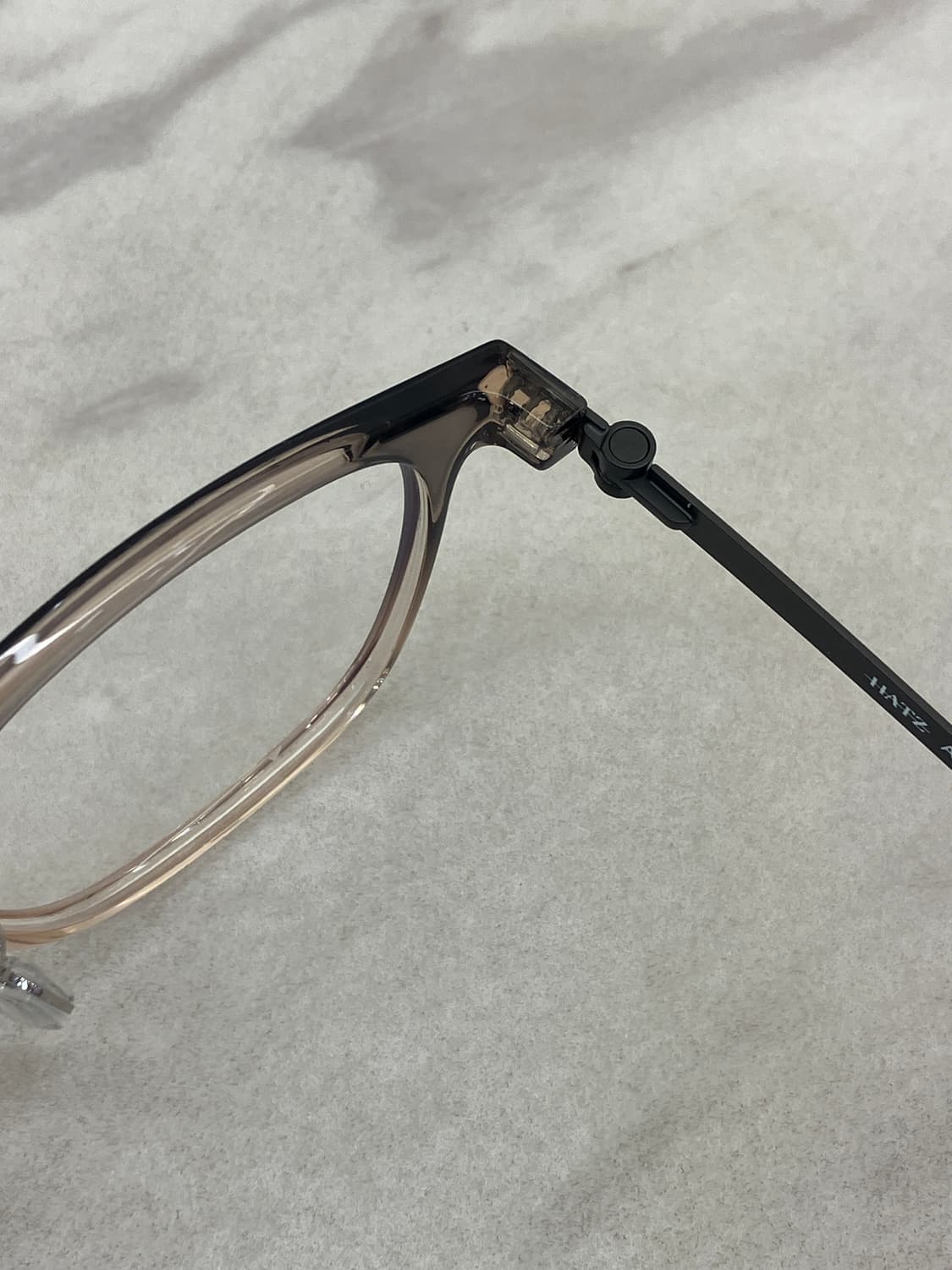 하츠 Hatz 차콜 클리어 투톤 월링턴 뿔테 안경 상품이미지3