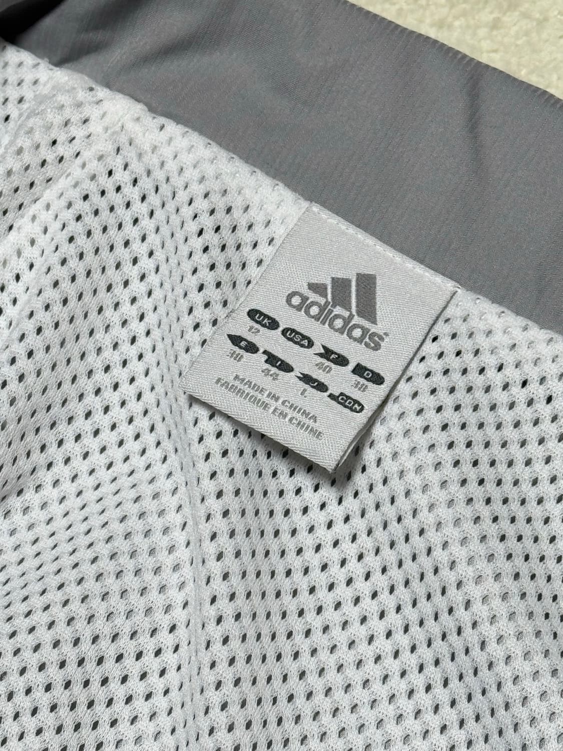 아디다스 그레이 핑크 사이드 3선 바람막이 상품이미지4