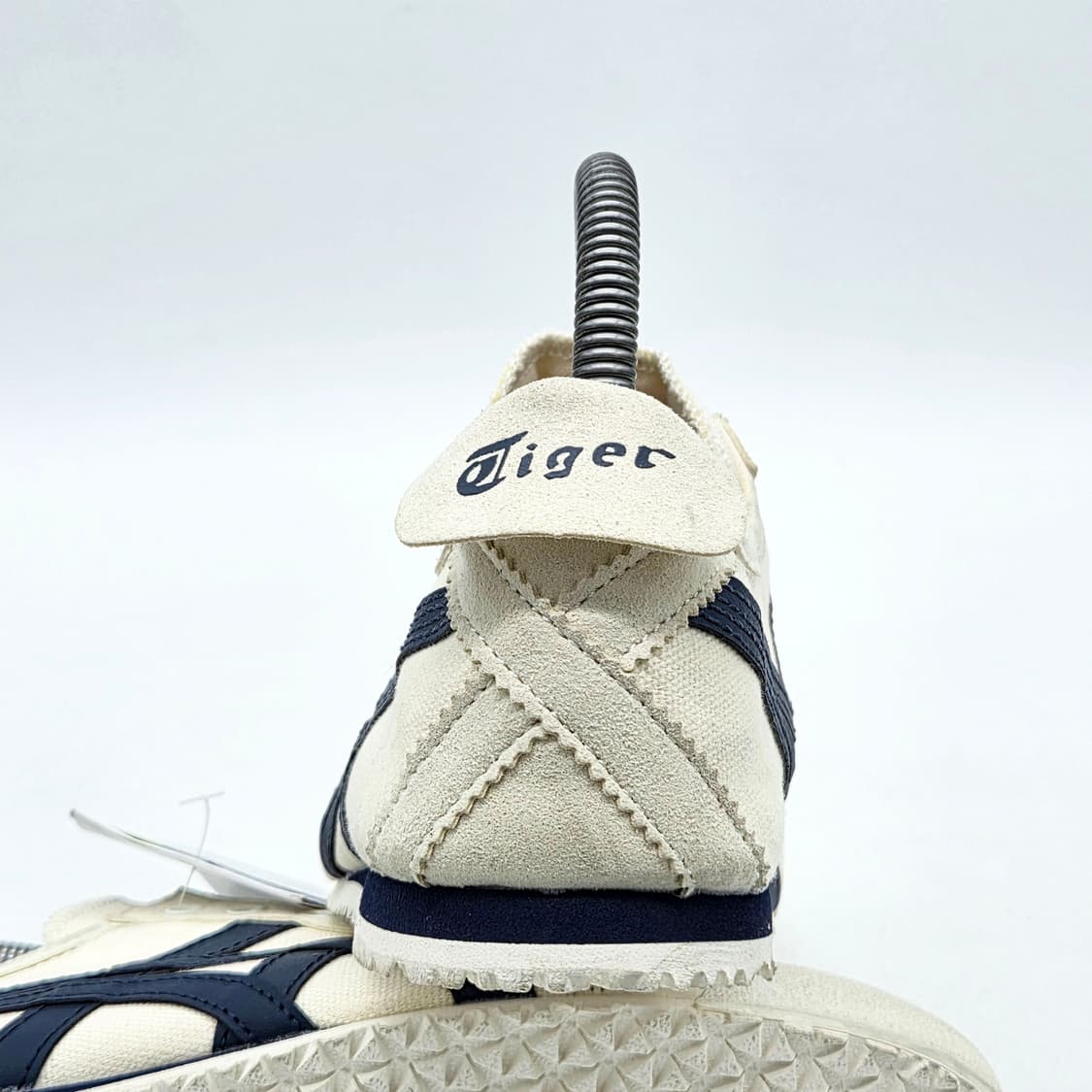 오니츠카 타이거 멕시코 66 슬립온 버치 미드나잇 (250) 상품이미지2