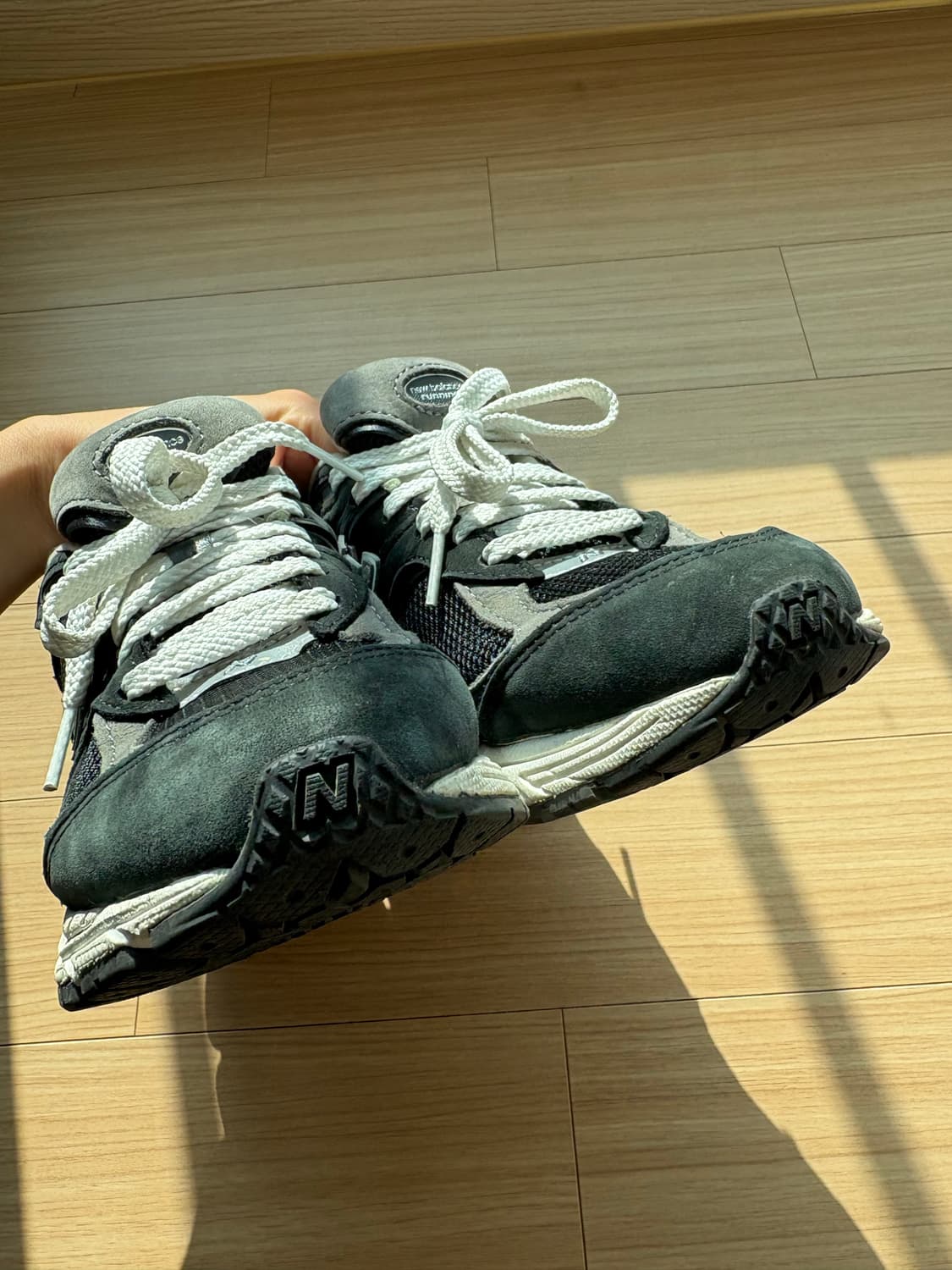 뉴발란스 2002R 프리미엄 빈티지 블랙 상품이미지5