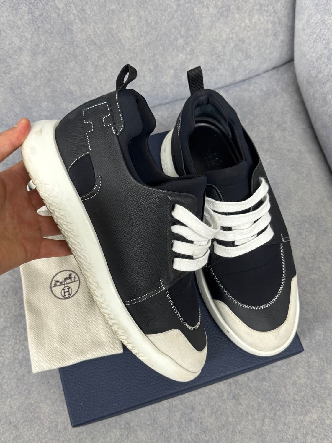 [40.5] 에르메스 레더 트리밍 스니커즈 블랙 상품이미지1