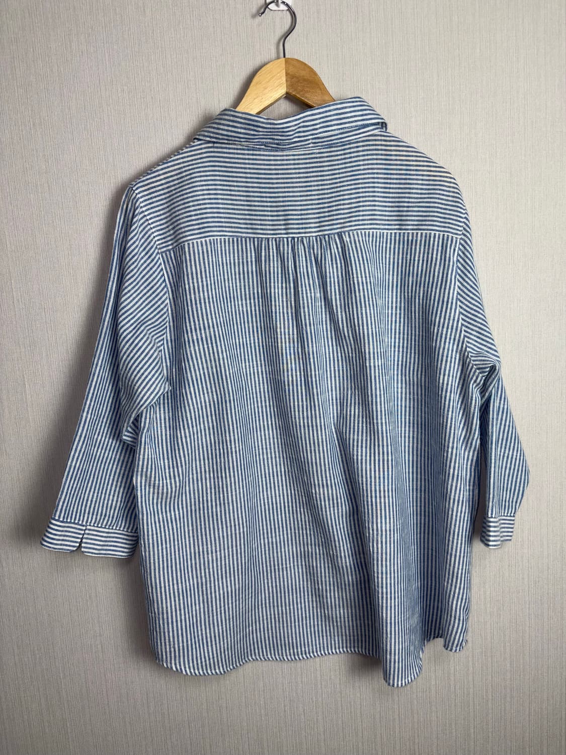 스트라이프 포인트 단추 블라우스 상품이미지8