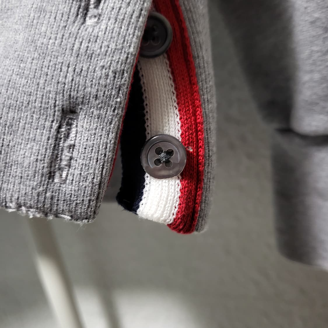 [백화점판] 3 / 톰브라운 백삼선 맨투맨 상품이미지6