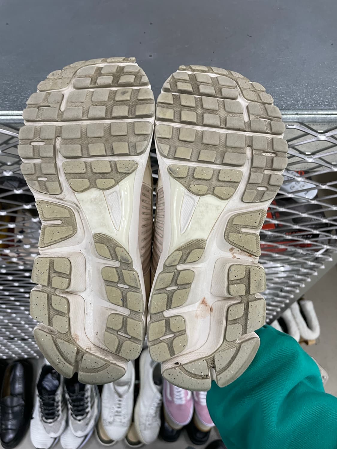 나이키 줌 보메로 5 페일 아이보리 245 상품이미지6