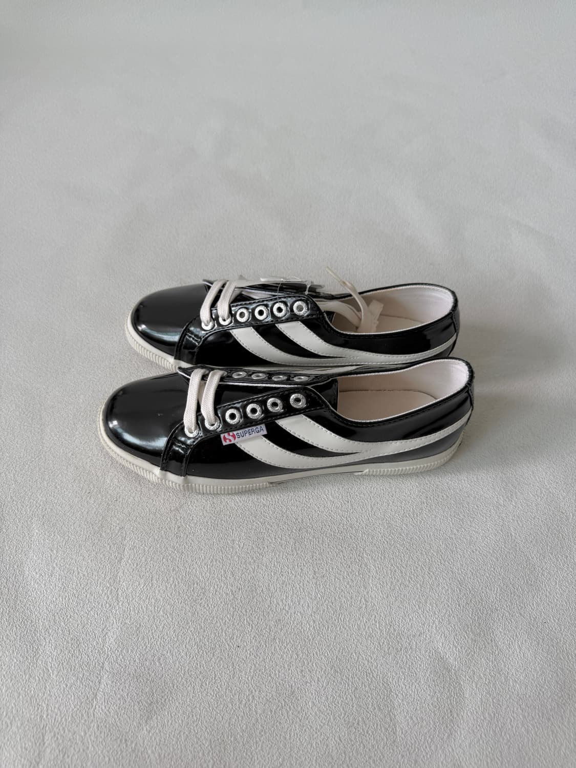 수페르가(SUPERGA) 에나멜 스니커즈(택 달린 제품) 상품이미지4