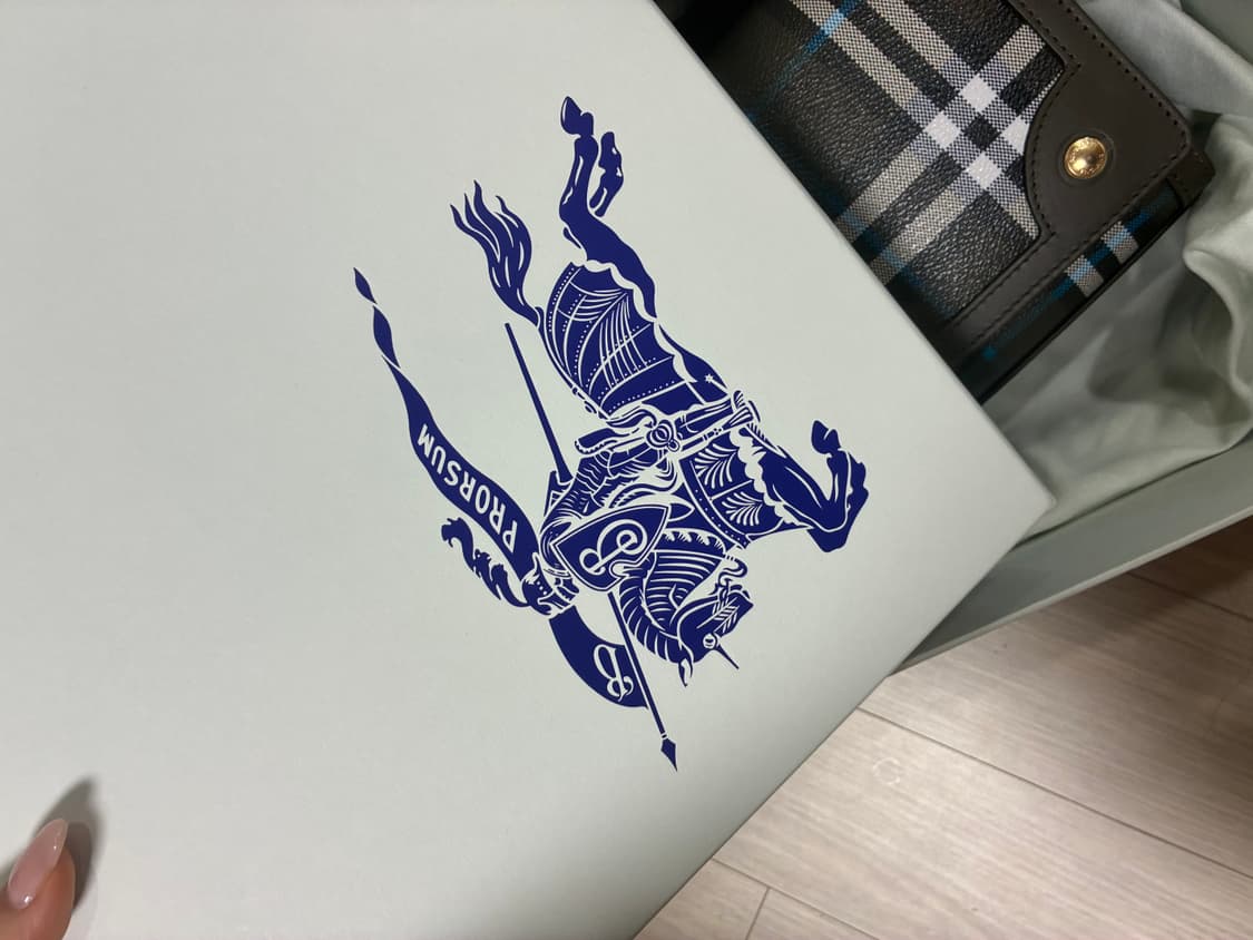 버버리 노트 탑 핸들 스몰 숄더백 상품이미지2