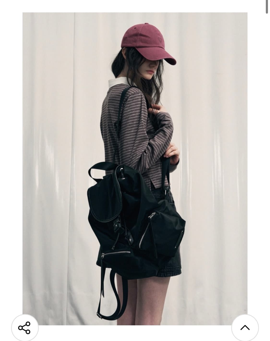 레더리 글로시 나일론 버킷 백팩 [BLACK] 판매 상품이미지6