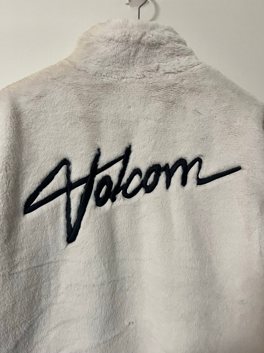 volcom 퍼 집업 상품이미지4