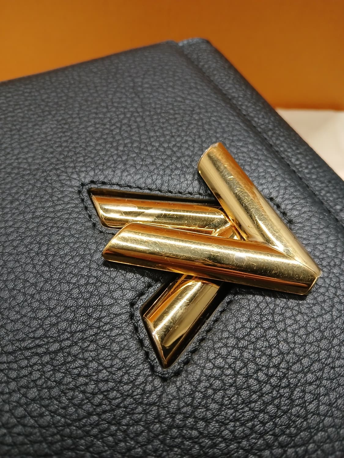 루이비통 트위스트PM 탑핸들백 M57093 상품이미지5