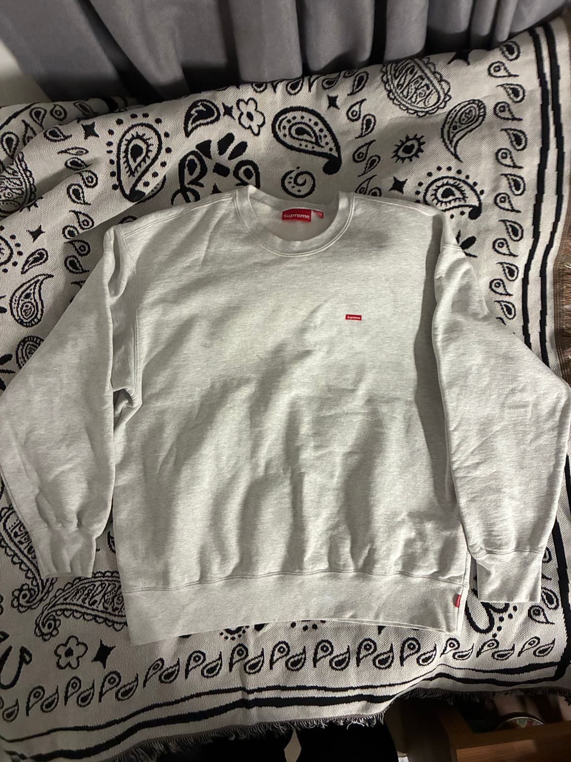 슈프림 스몰 박스로고 맨투맨 그레이 상품이미지1