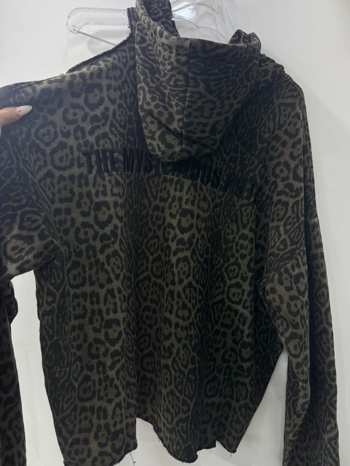 미스테리어스호텔 오프숄더 후디 레오파드 상품이미지4