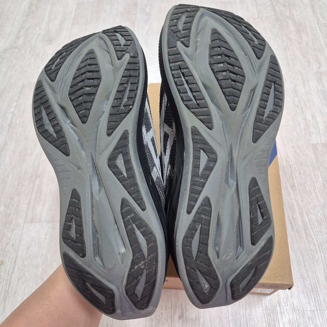 아식스 슈퍼블라스트2 블랙 색상 275사이즈 상품이미지9