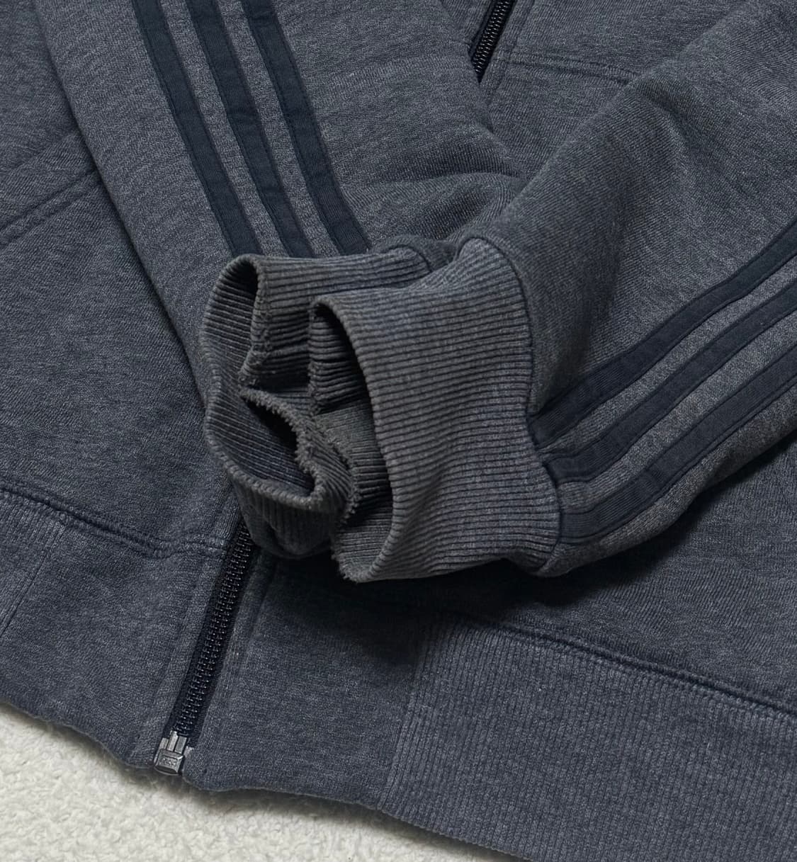 아디다스 차콜 쉐르파 후드집업 상품이미지7