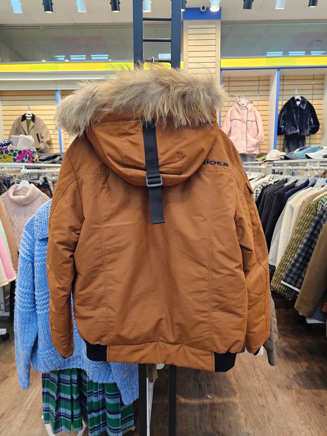 No.109 아이더 스투키 숏패딩M 상품이미지4