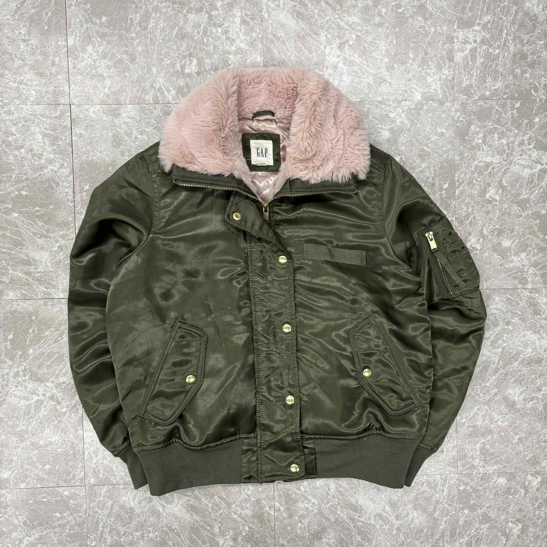 Gap 갭 y2k 카키 걸즈 핑크 퍼 항공 점퍼 사틴 자켓(XS) 상품이미지4