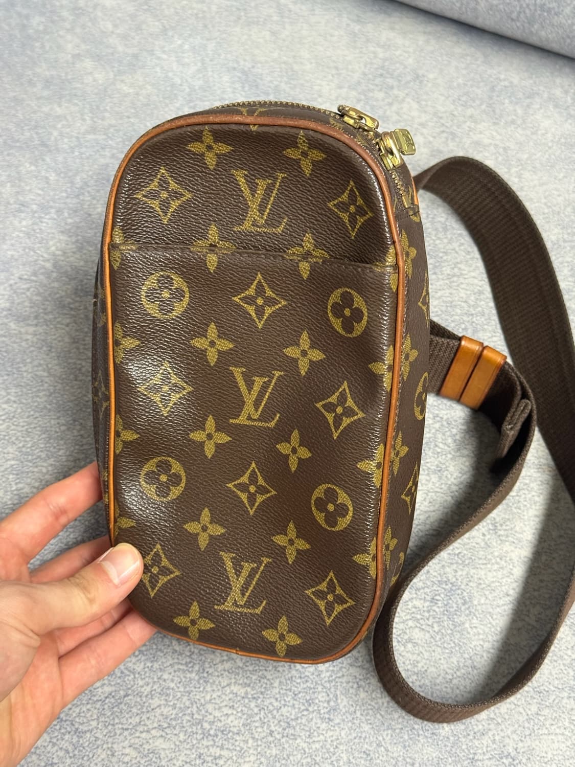 루이비통 겐지 모노그램 슬링백  상품이미지1