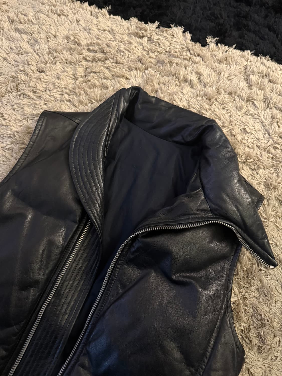 릭오웬스 양가죽 몰리노 패딩조끼 상품이미지2