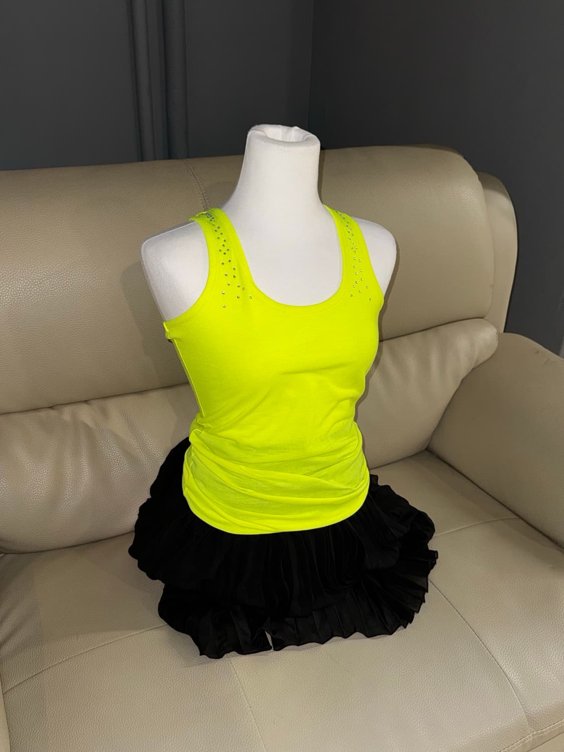 Dig deep cubic detail neon sleeveless 상품이미지1