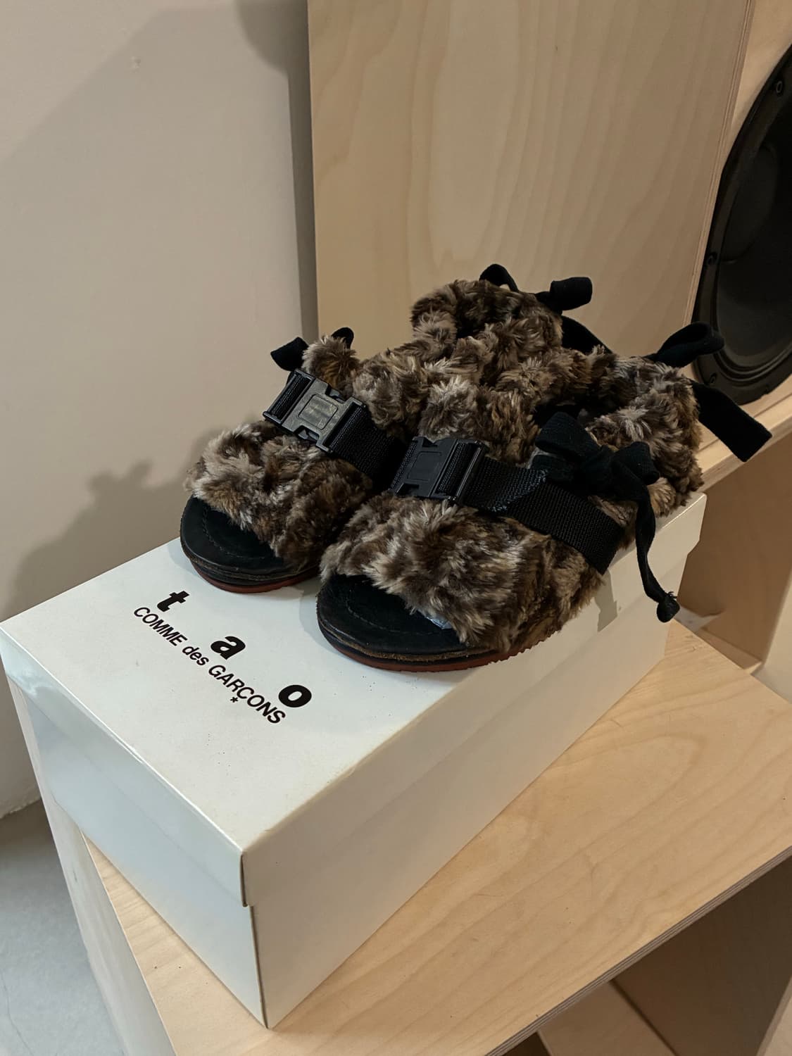 tao 타오 꼼데가르송 퍼 샌들 상품이미지2