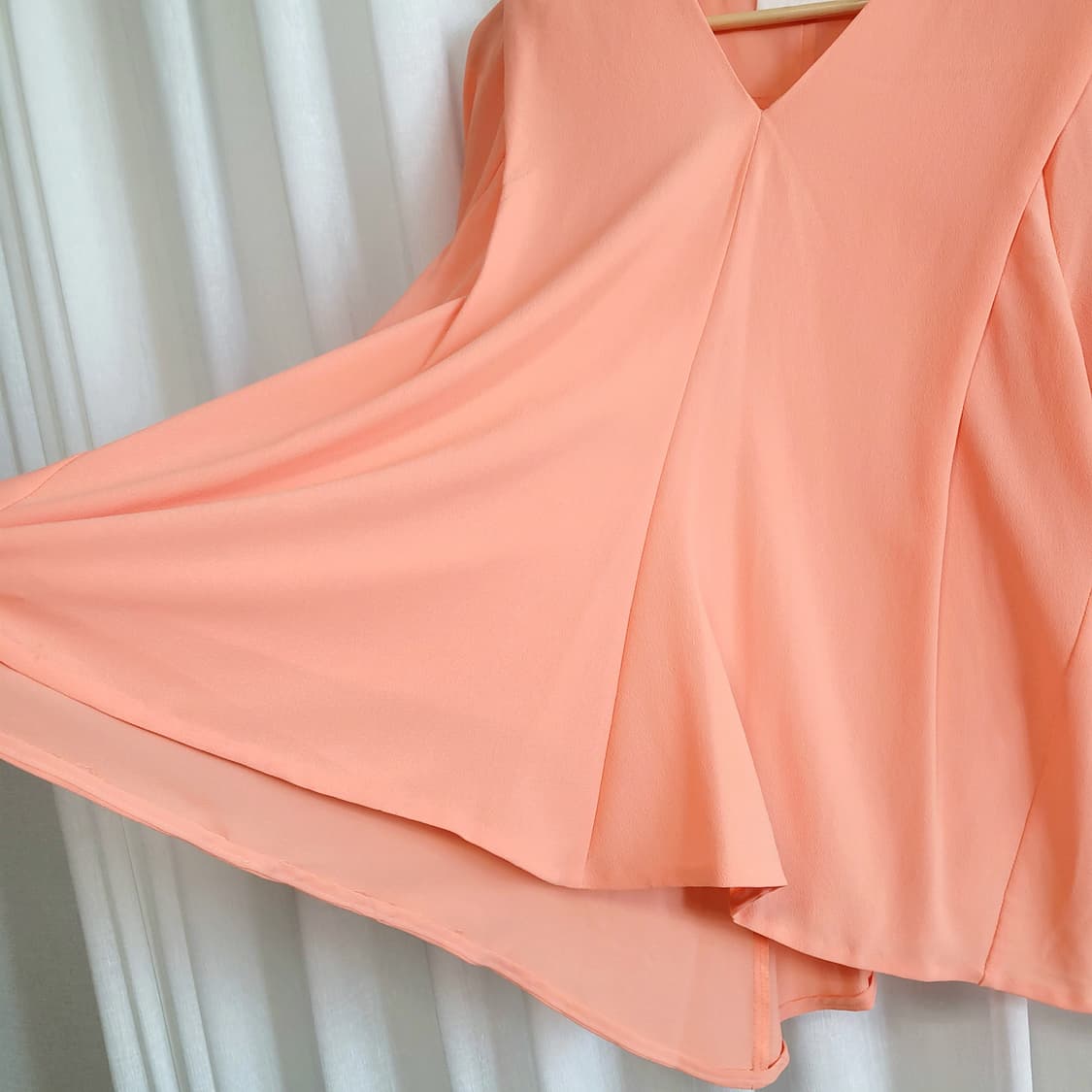 미샤 MICHAA 센터프릴 연코랄 숏슬리브 블라우스 (55) 상태최상 상품이미지4