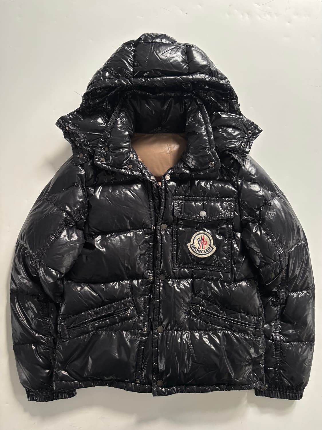 Moncler 몽클레어 블랙 유광 패딩 상품이미지1
