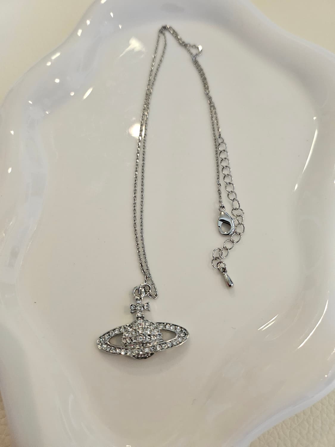 비비안웨스트우드 업사이클링 올큐빅 은장 목걸이 상품이미지4