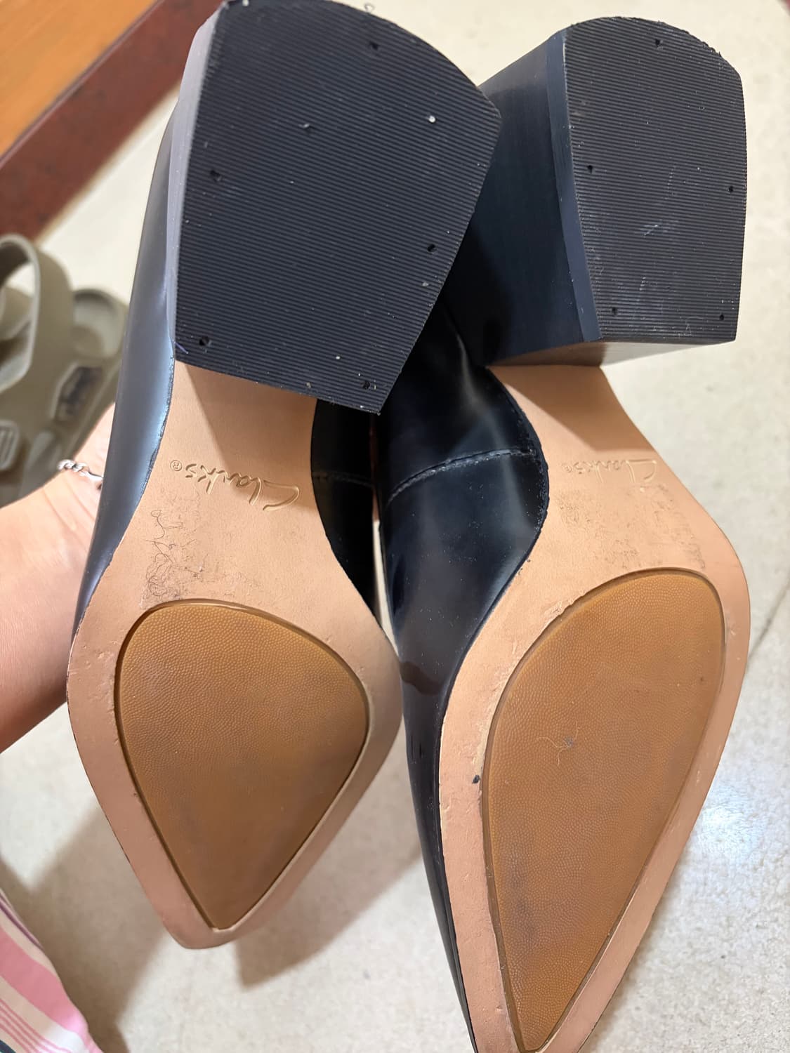 클락스 블랙 힐 230 상품이미지3