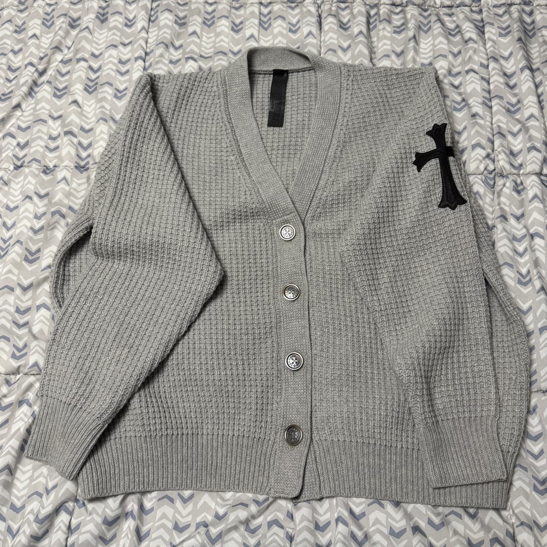 [새상품] 크롬하츠 블랙 패치 니트 가디건 그레이 M 상품이미지1