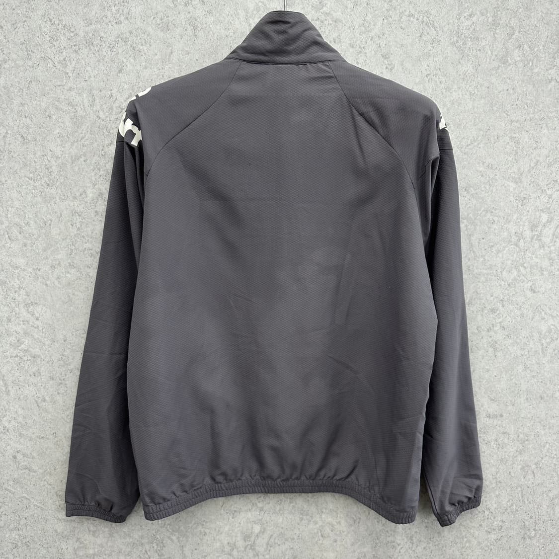 100 데상트 남자 트레이닝 집업 자켓 상품이미지2