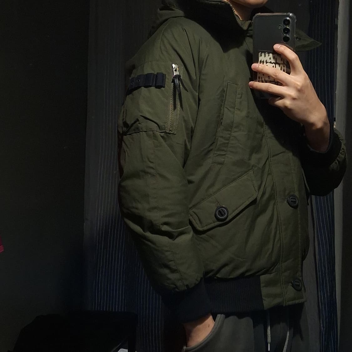 노스페이스 카키 블랙 배색 화이트라벨 암포켓 오리털 봄버 패딩 점퍼 M 상품이미지2