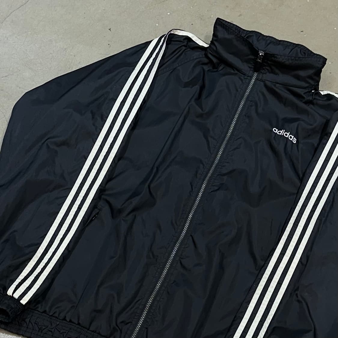 L 아디다스 블랙 내장후드 바람막이 상품이미지1