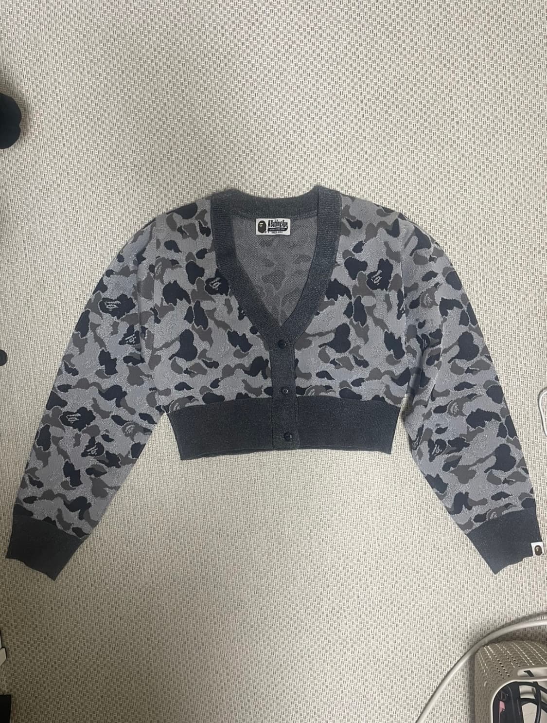 베이프 크롭 가디건 상품이미지1