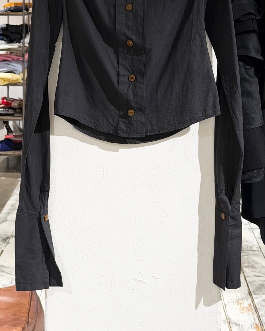 비비안웨스트우드 블랙 드렁큰 셔링 셔츠 상품이미지5