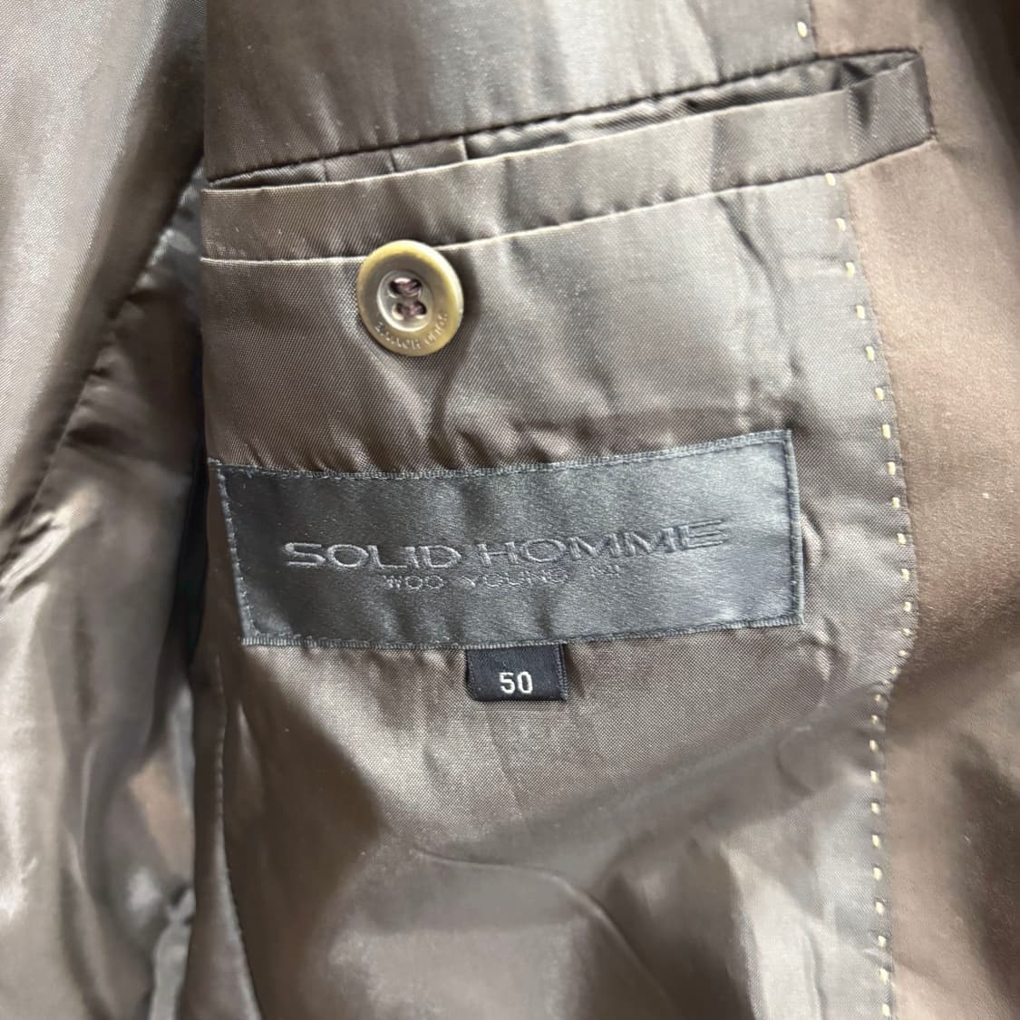 솔리드옴므 테일러드 블레이저 배색 라펠 싱글 버튼 디테일 레귤러핏 브라운 상품이미지6