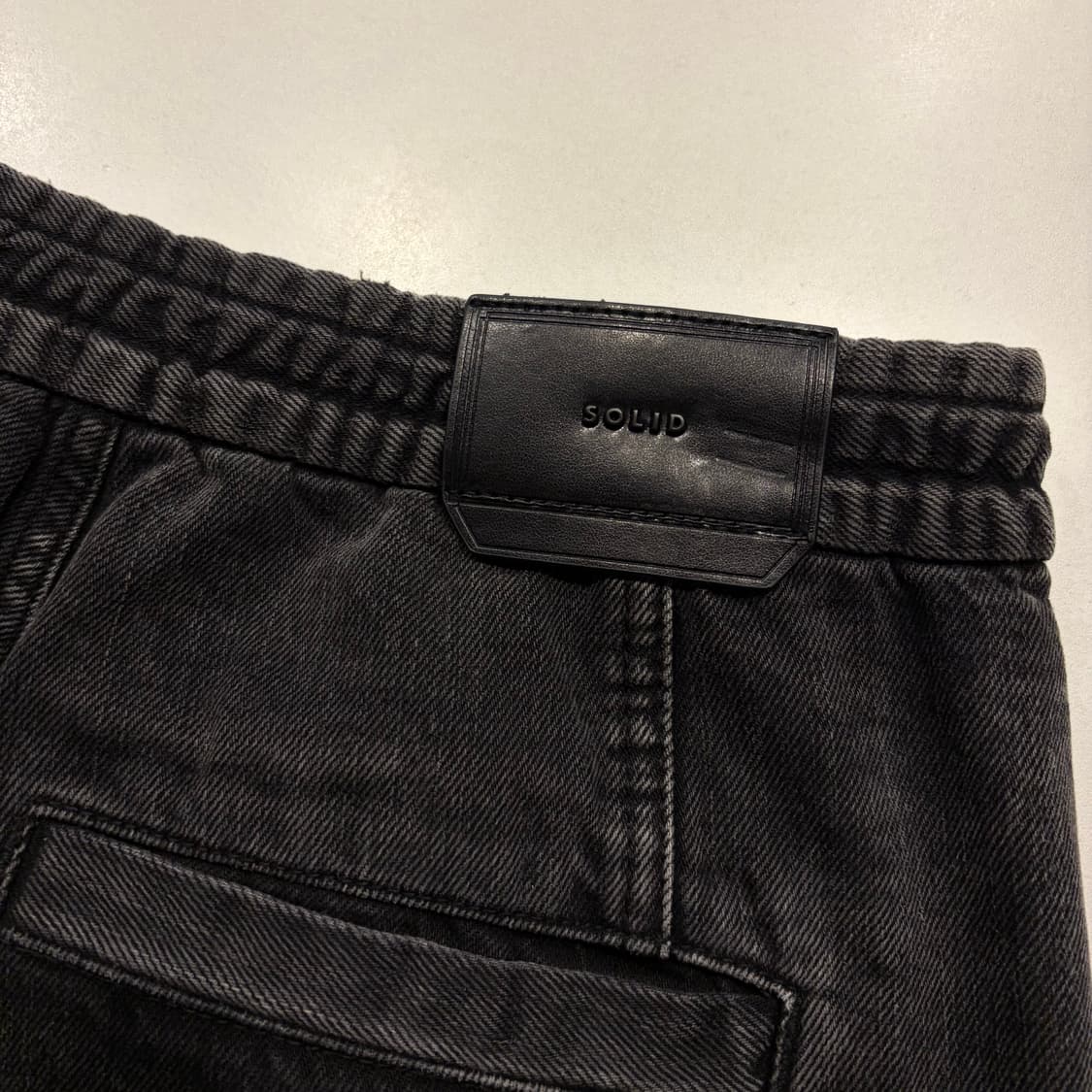 [76] 24FW 솔리드옴므 와이드 블랙 데님 카고 바지 팬츠 D329 상품이미지4