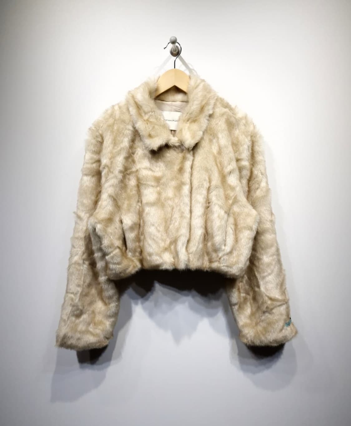 InstantFunk 인스턴트펑크 에코 퍼 크롭 자켓 베이지 상품이미지3