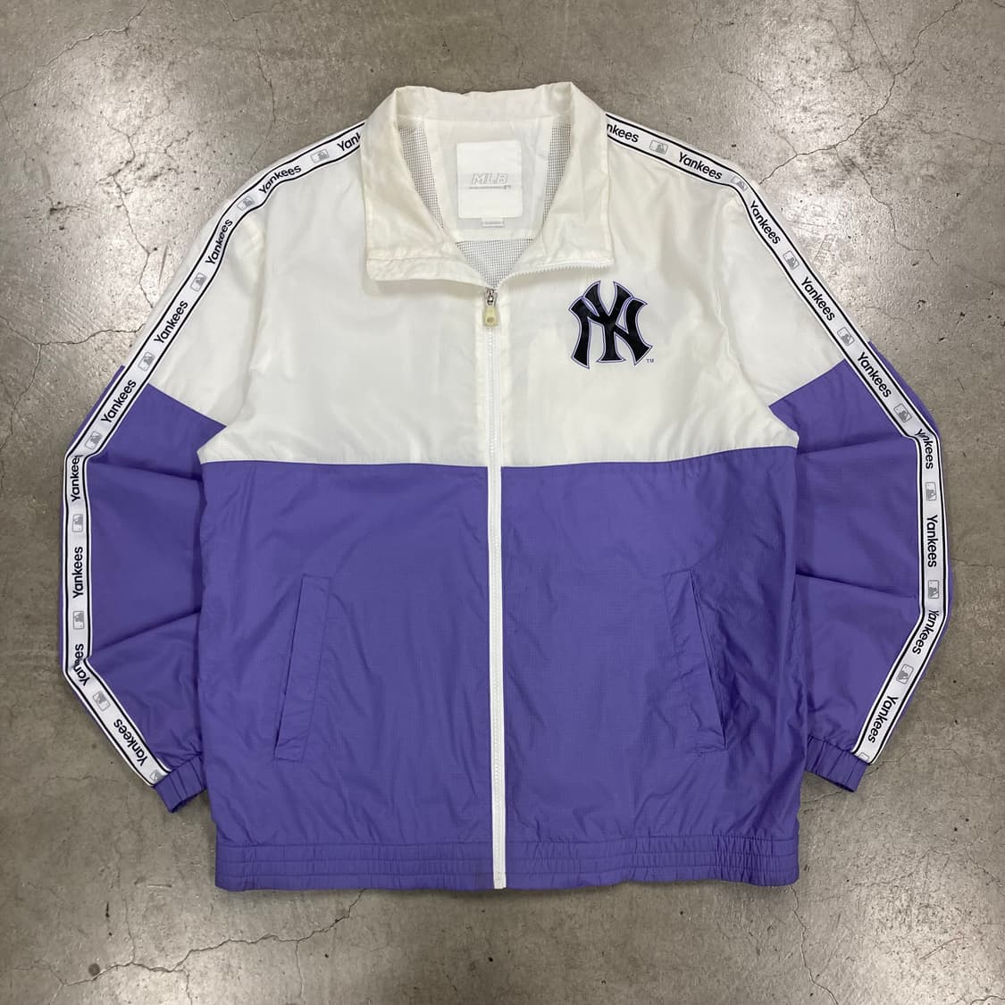 MLB 믹스 컬러 뉴욕양키스 로고 바람막이 상품이미지1