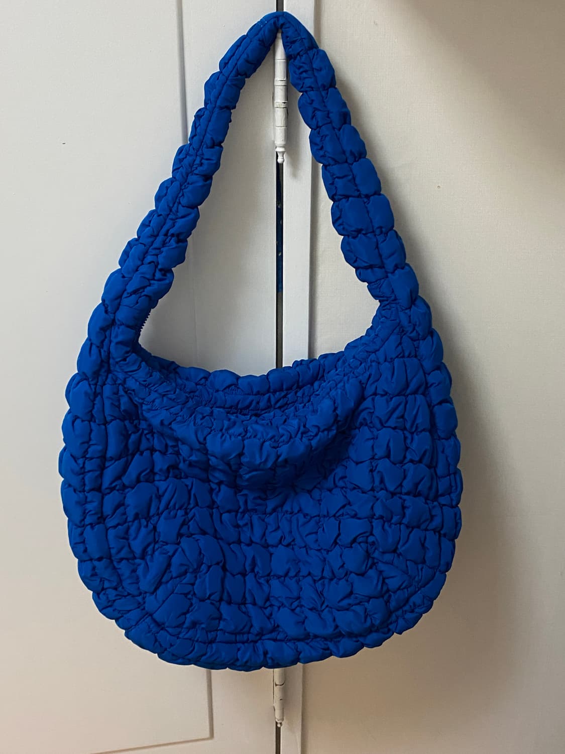 Cos 오버사이즈 퀼티드 백 - 블루 색상 상품이미지1