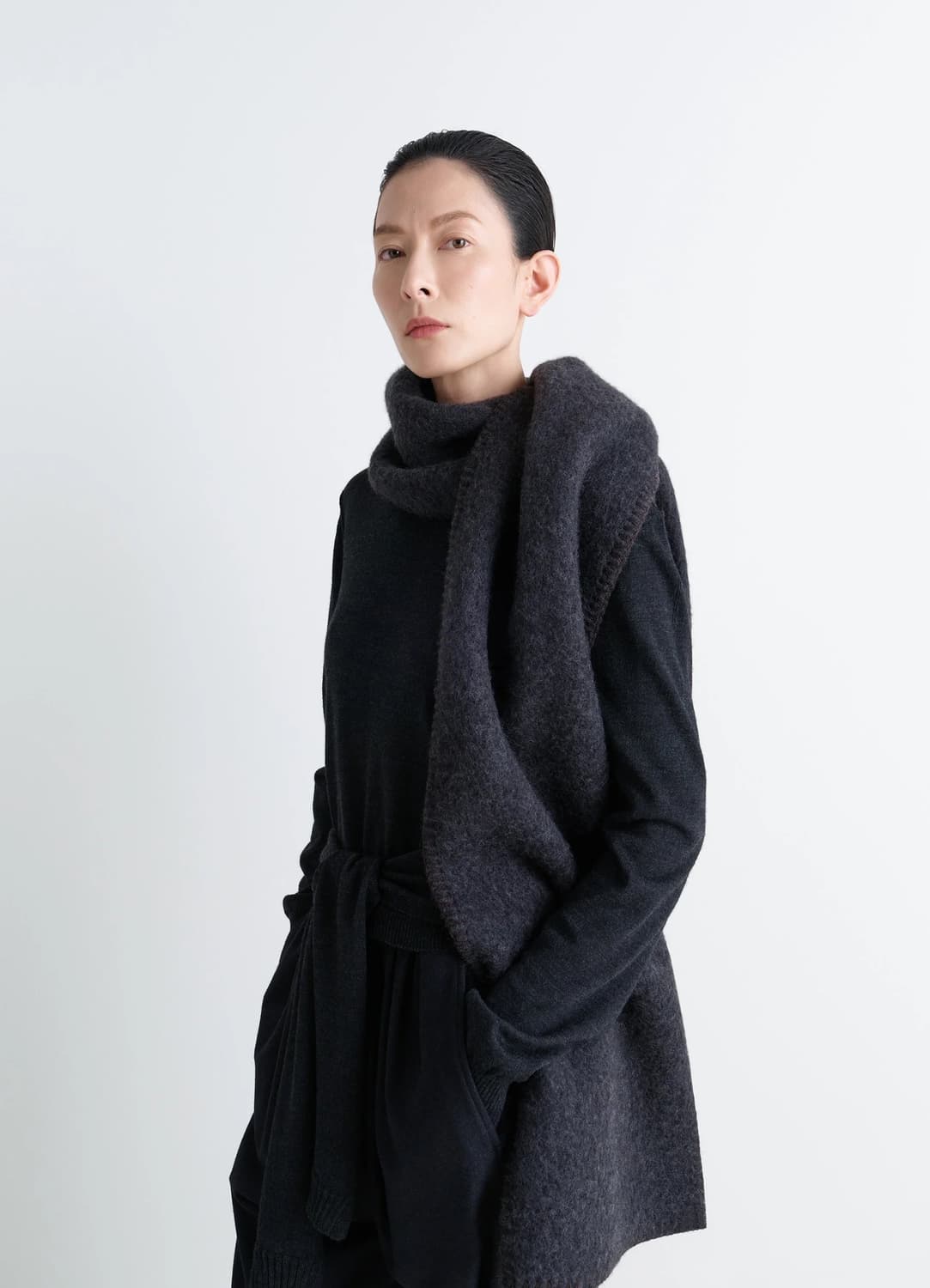 르메르 25fw COCOTTE FLUFFY 알파카 머플러/앤트러사이트 상품이미지1