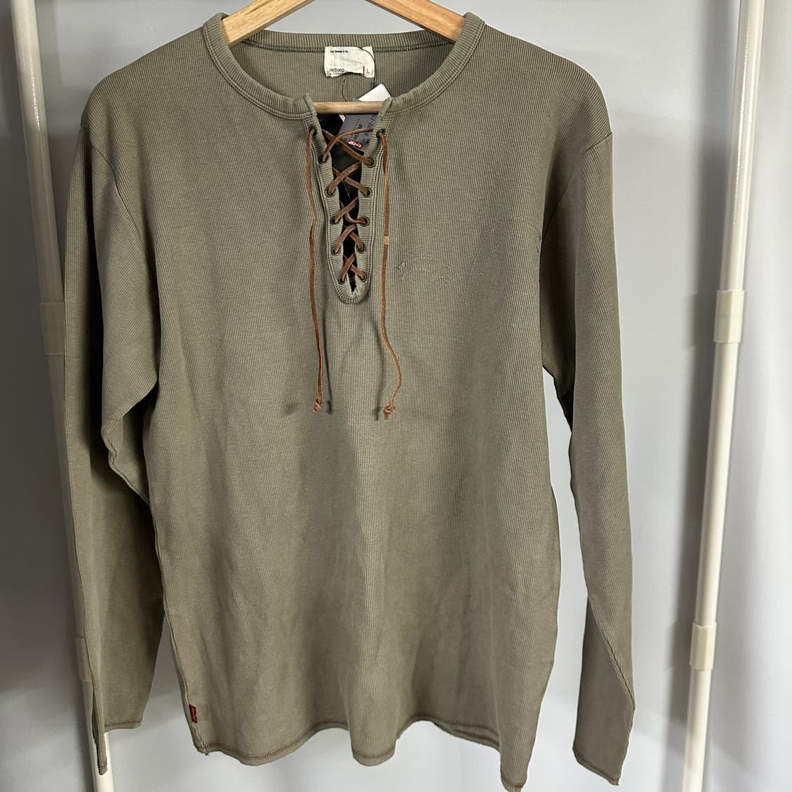 리바이스 레드룹 레이스업 헨리넥 롱슬리브 상품이미지1