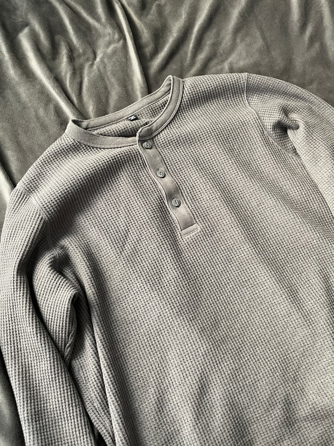 유니클로 와플 헨리넥 긴팔 다크 그레이 XL 상품이미지2