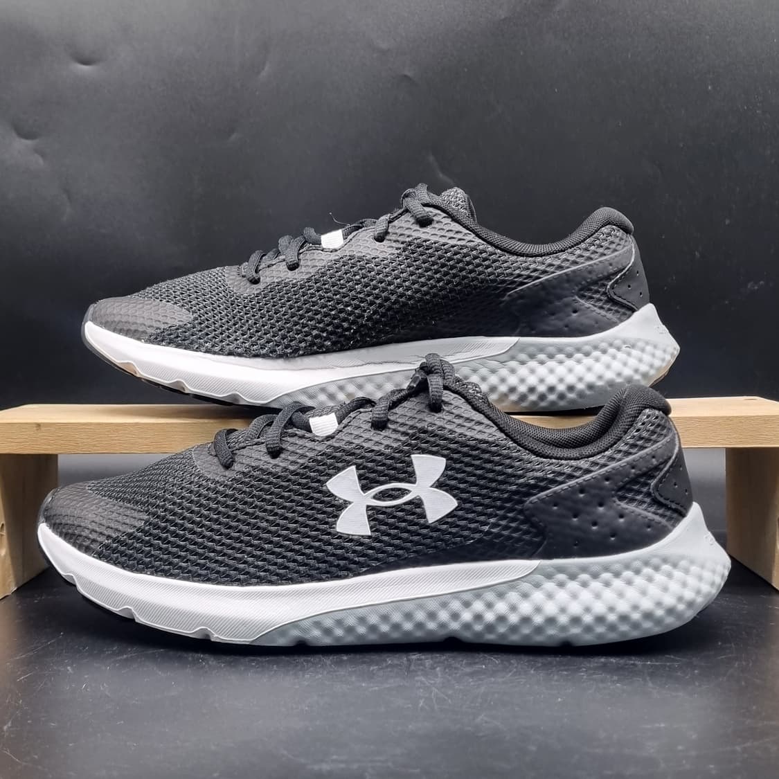 언더아머 차지드 로그3 운동화270 상품이미지1