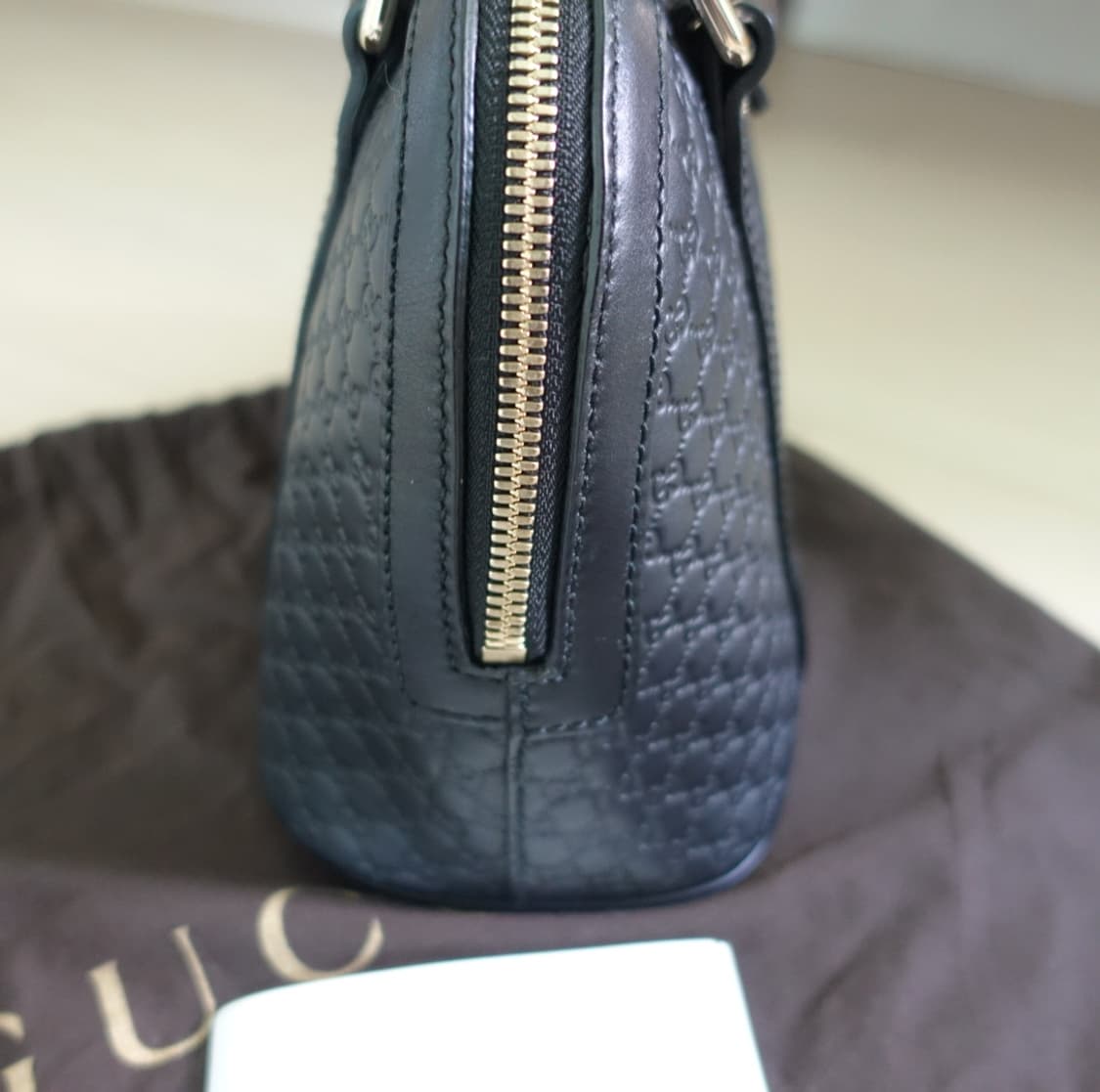 구찌 마이크로시마 미니돔 블랙 토트백 상품이미지8