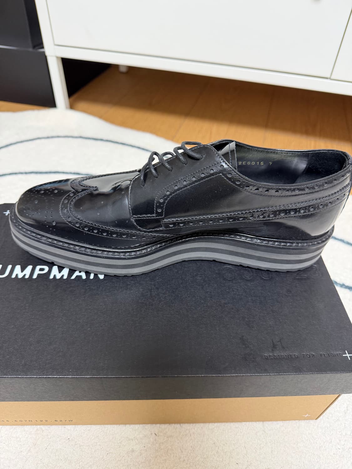 프라다 윙팁구두 블랭 42사이즈 입니다 상품이미지3